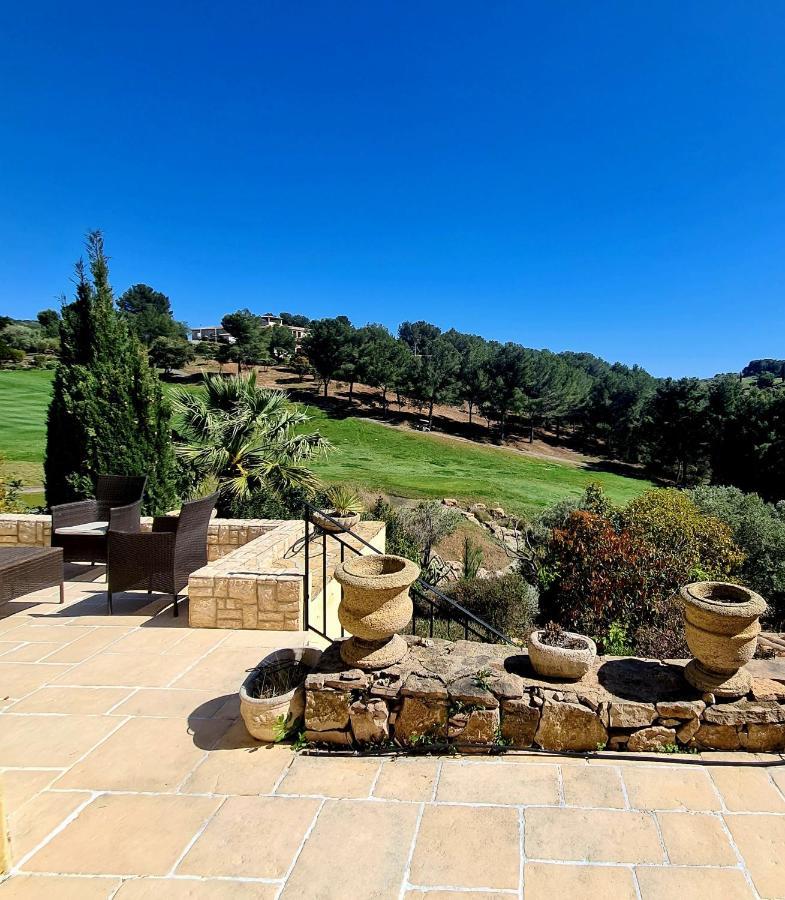 Villa Dans Cadre D'Exception - Golf, Piscine Et Tennis Prive Saint-Cyr-sur-Mer Luaran gambar