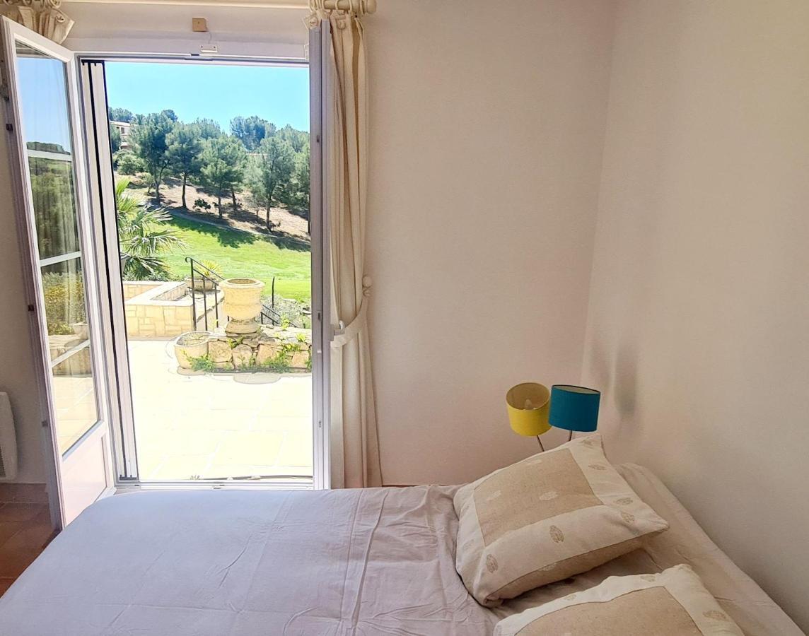Villa Dans Cadre D'Exception - Golf, Piscine Et Tennis Prive Saint-Cyr-sur-Mer Luaran gambar
