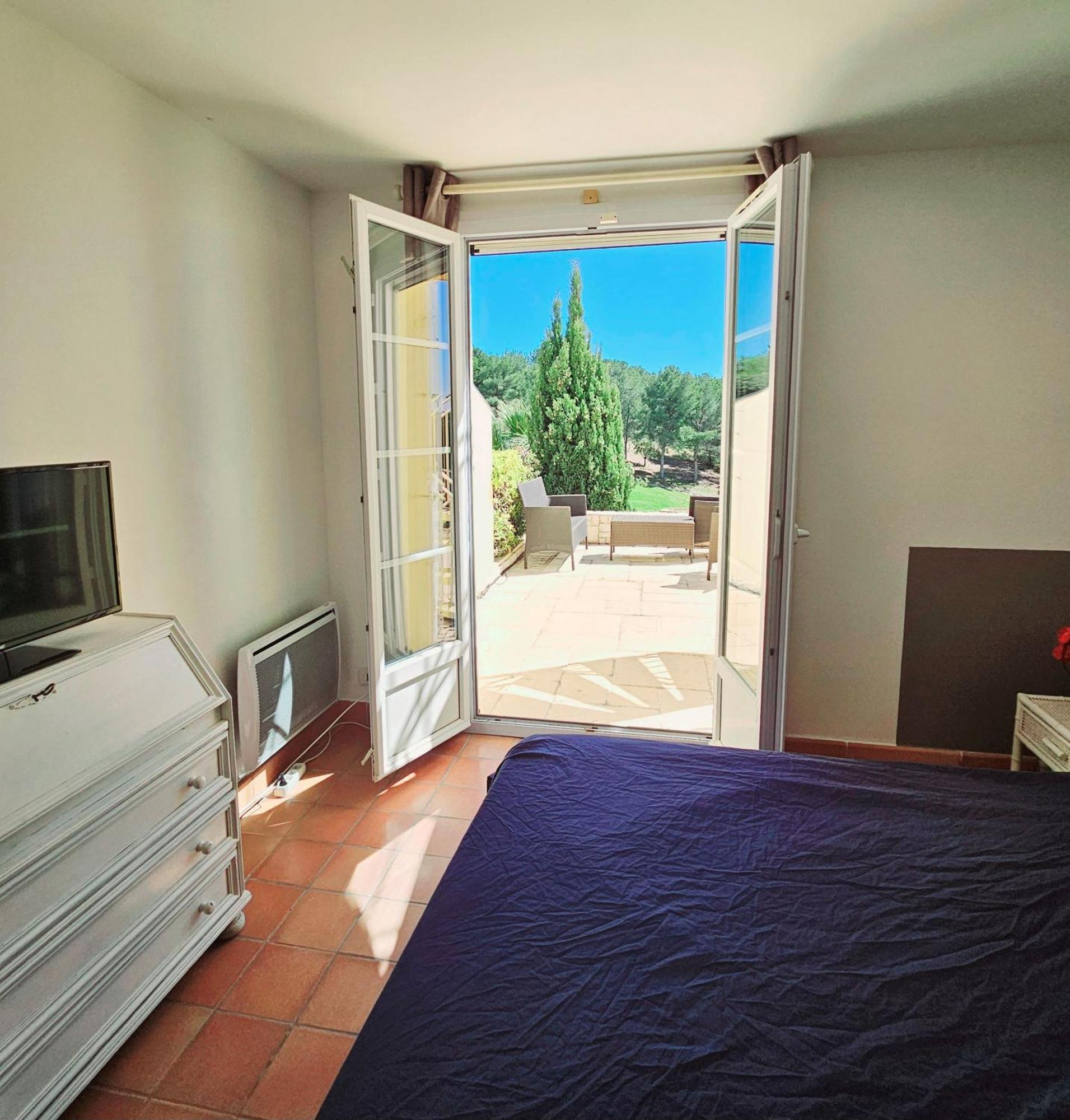 Villa Dans Cadre D'Exception - Golf, Piscine Et Tennis Prive Saint-Cyr-sur-Mer Luaran gambar